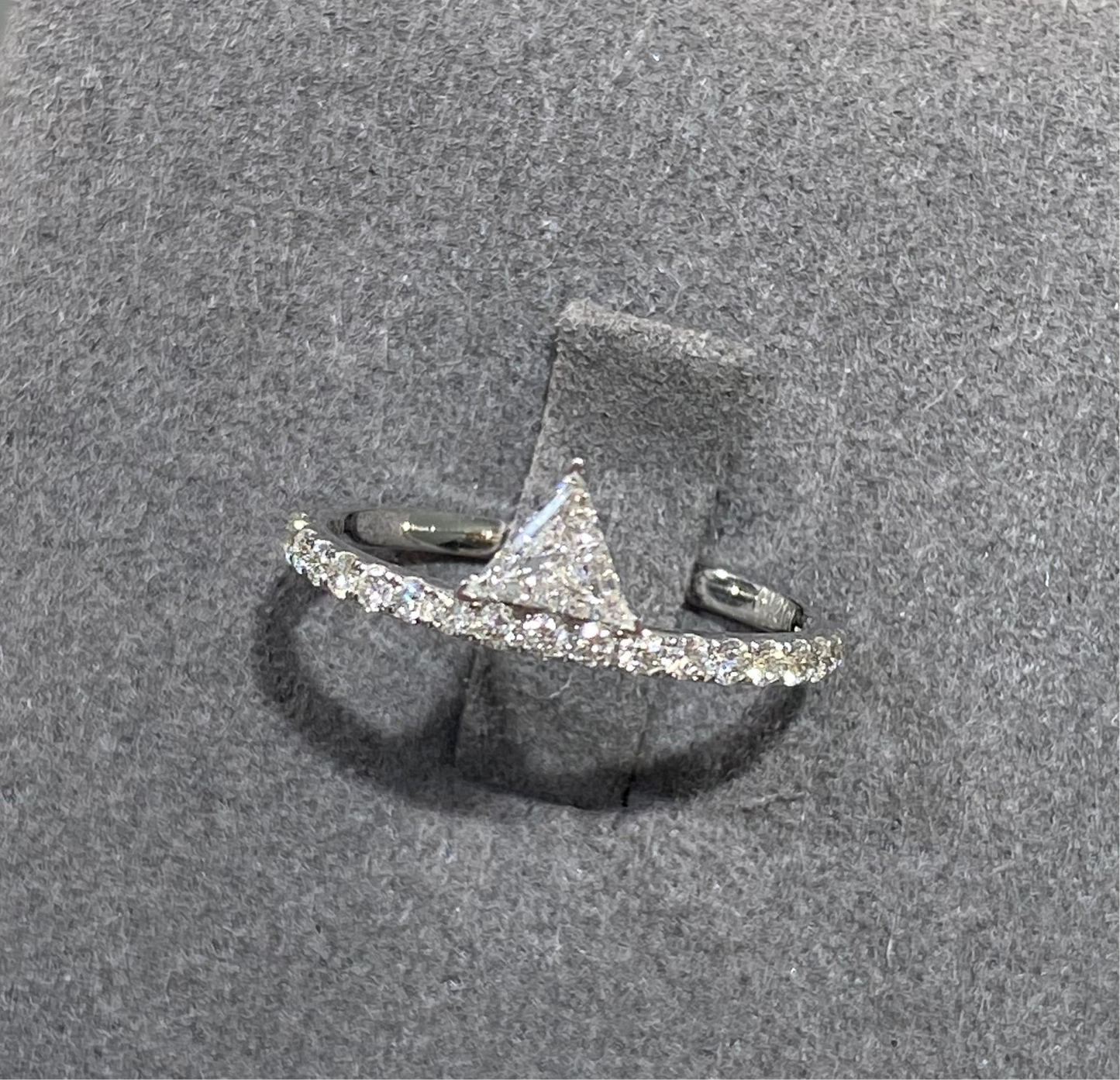 Lab diamond triangle cut 0.2ct pave ring