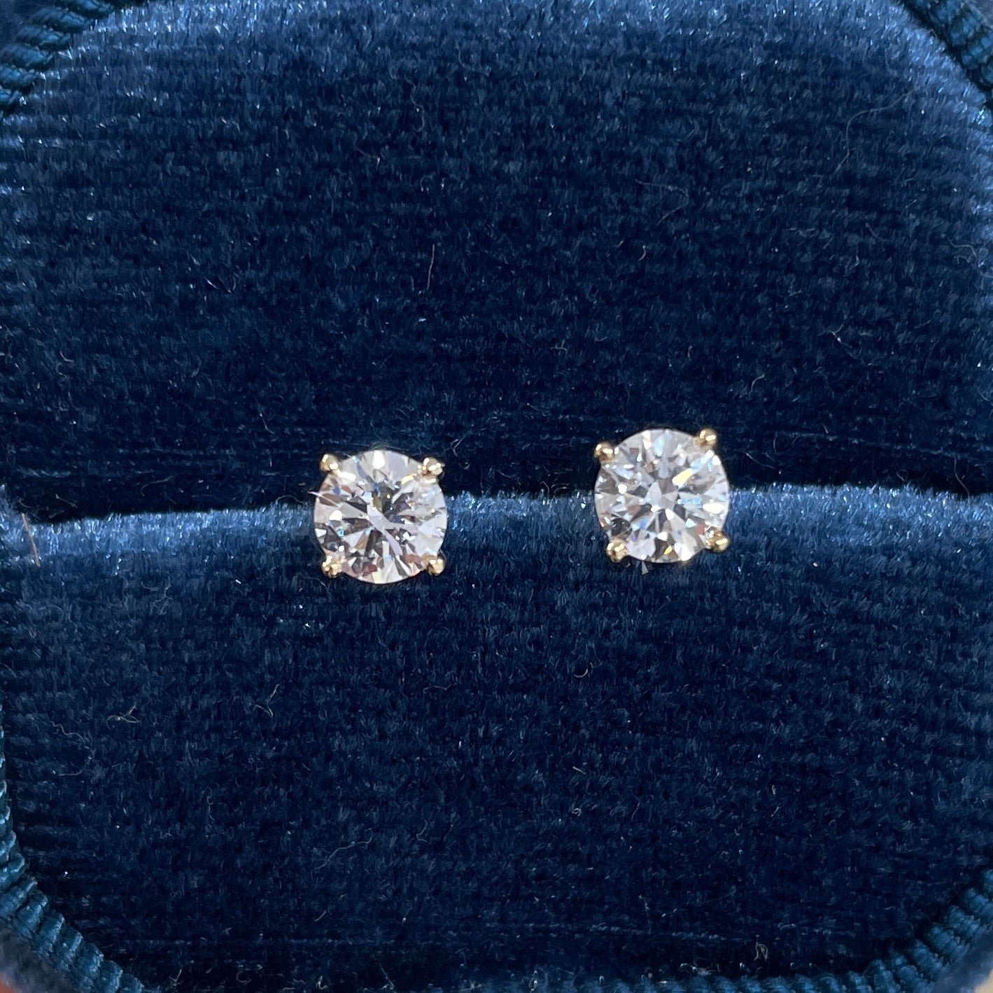 Lab diamond round 0.8ct four-prong v set stud earrings-pair