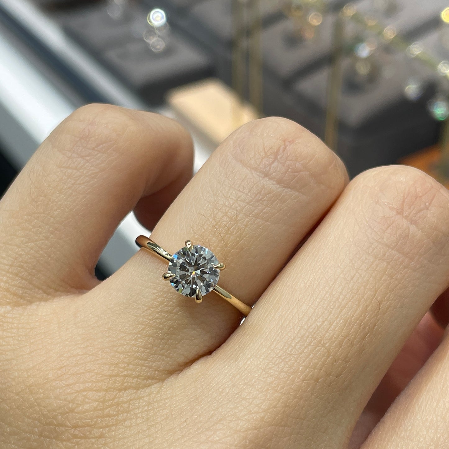 IGI lab diamond round 1ct four-prong ring