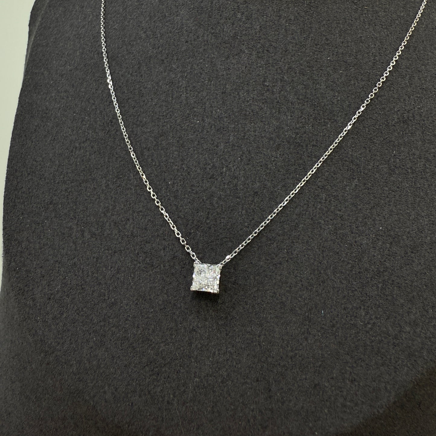 Lab diamond princess cut 0.6ct v-prong necklace