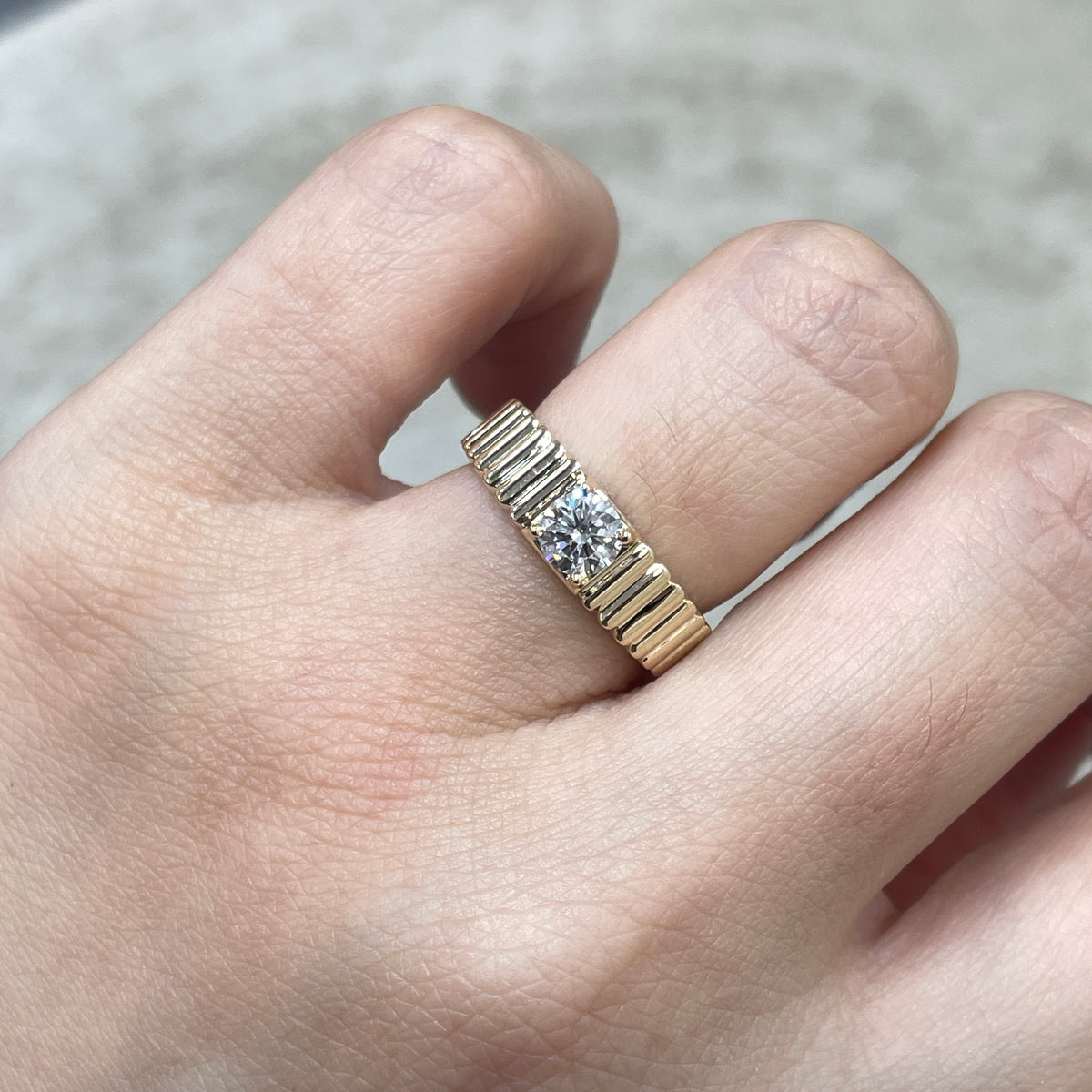 9k Lab diamond round 0.5ct full vertical line band ring