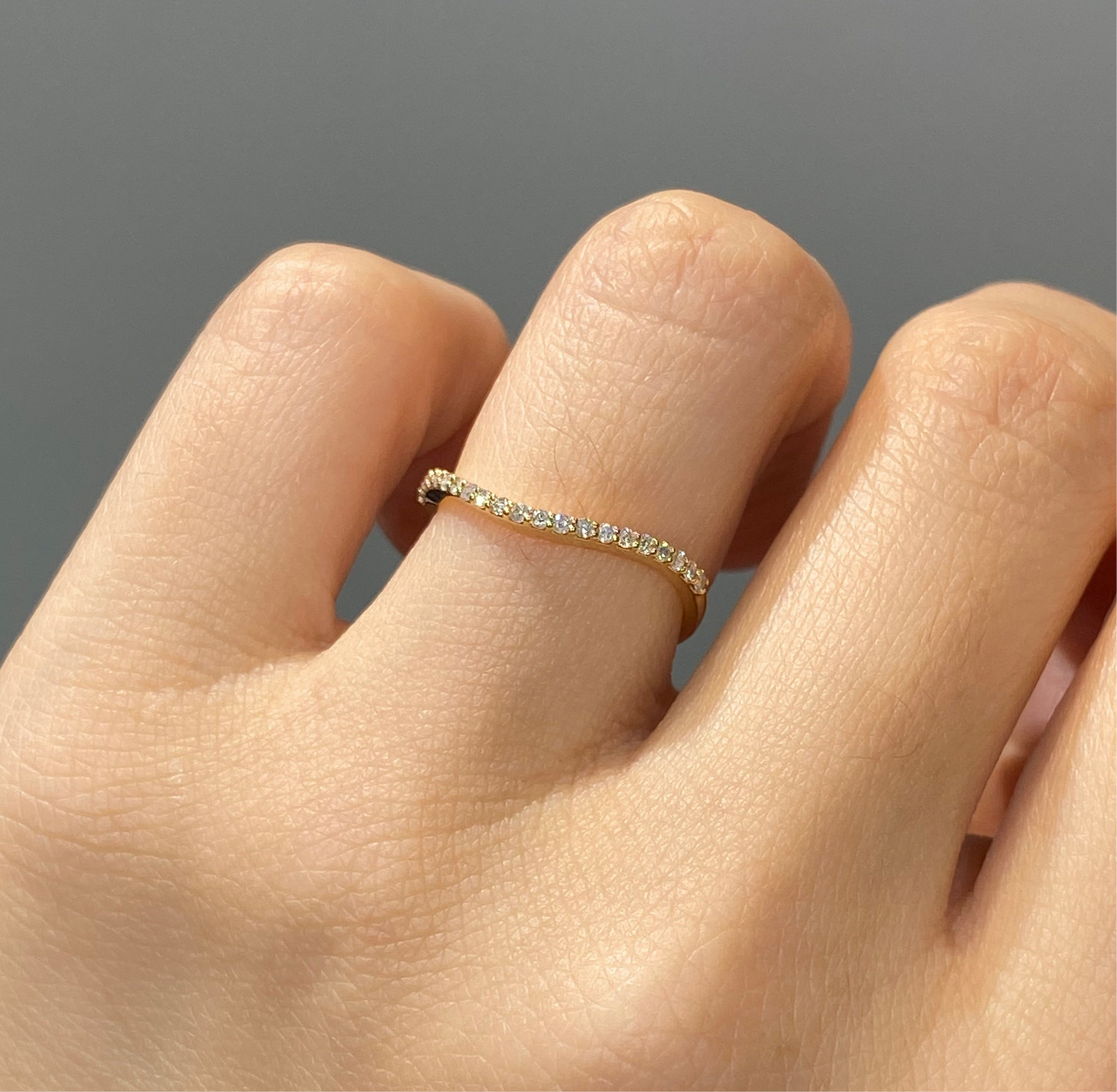 Lab diamond round 0.15ct half eternity wavy ring