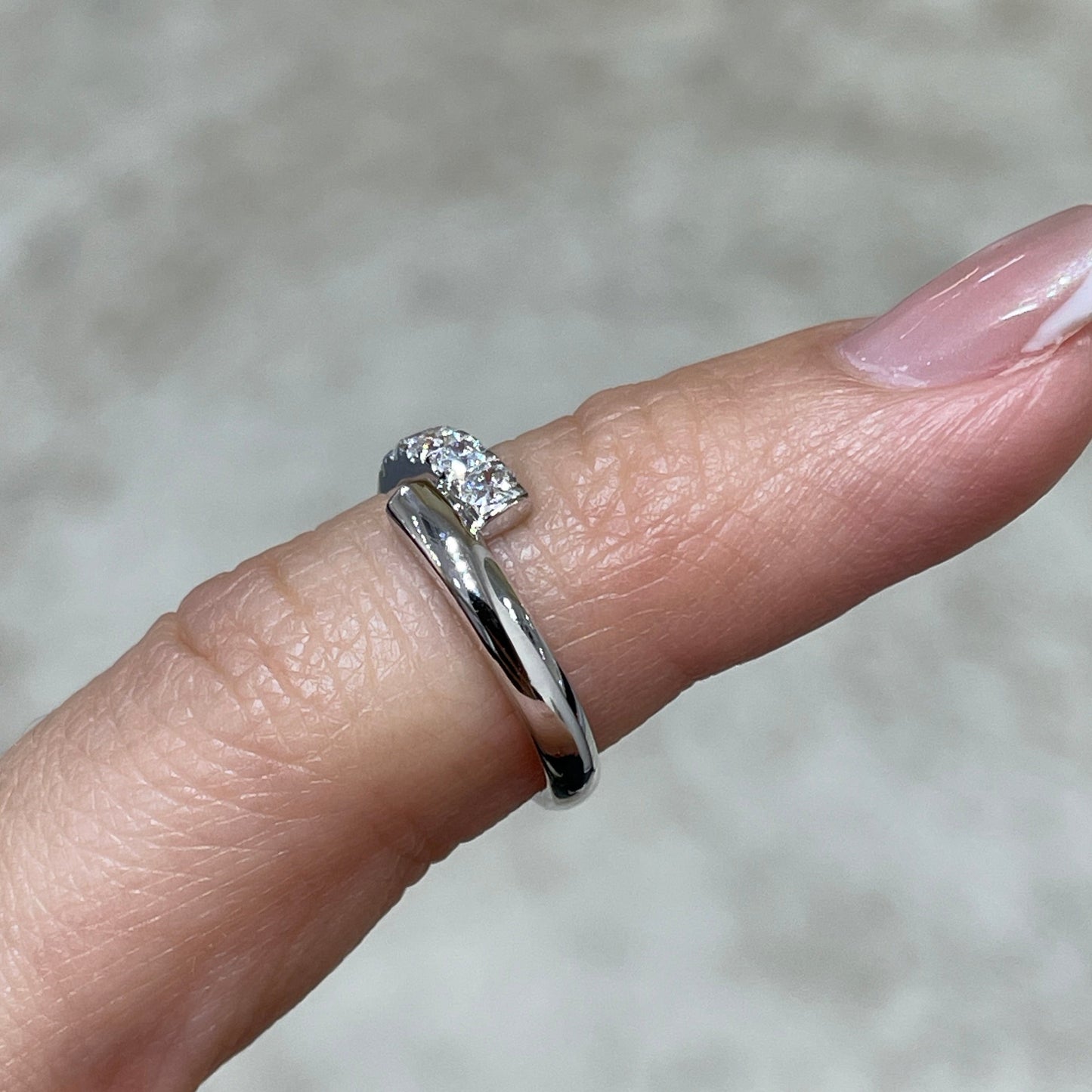 9k lab diamond round 0.3ct round lucky pinky ring