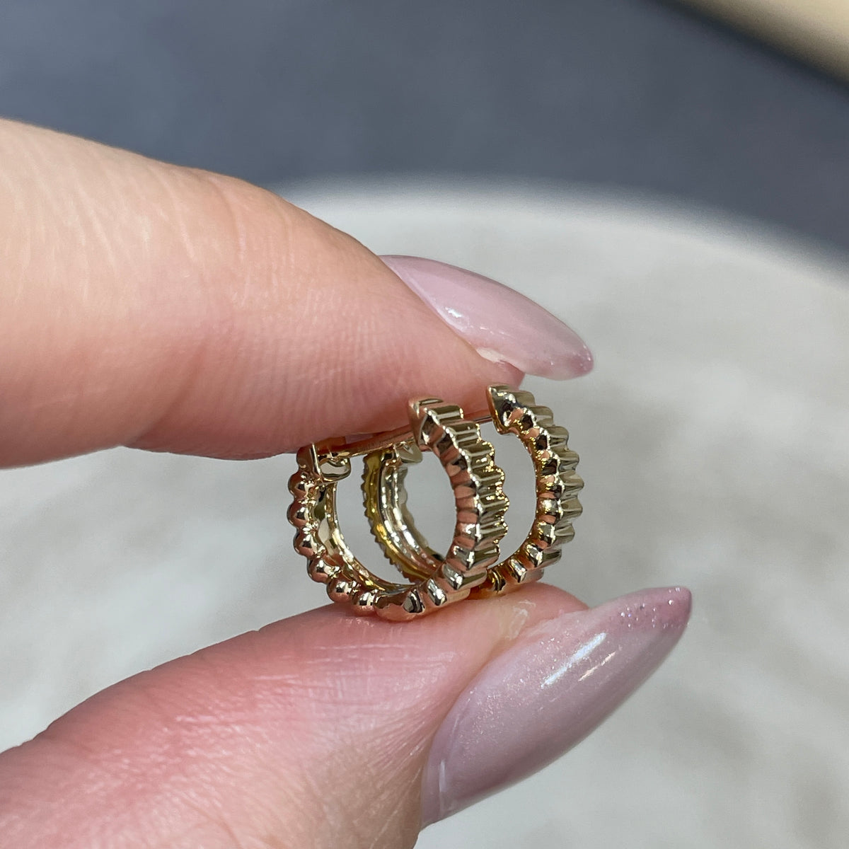 9k Lab diamond round 0.16ct milgrain dewdrop and vertical line half half 8mm hoop earring - each
