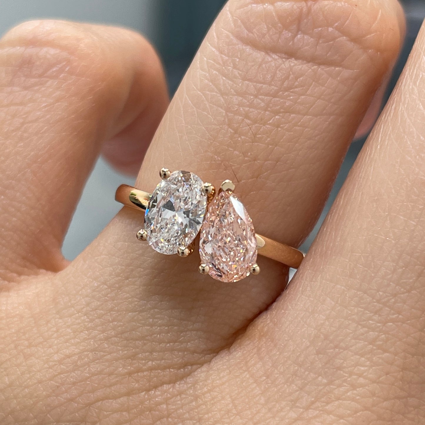IGI pink diamond pear 0.7ct with lab diamond oval 0.7ct toi et moi ring