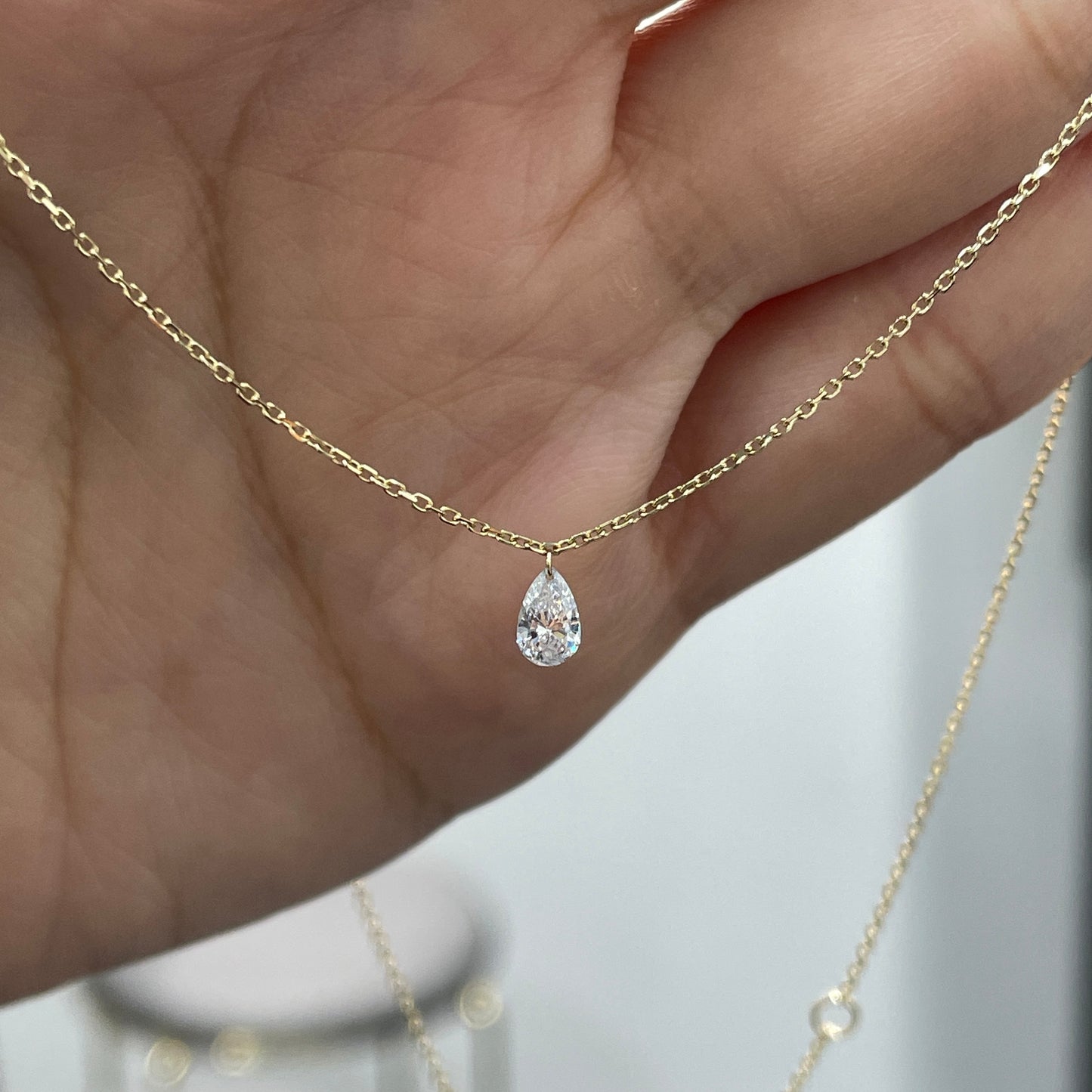 Lab diamond Pear shape 0.2ct floating necklace