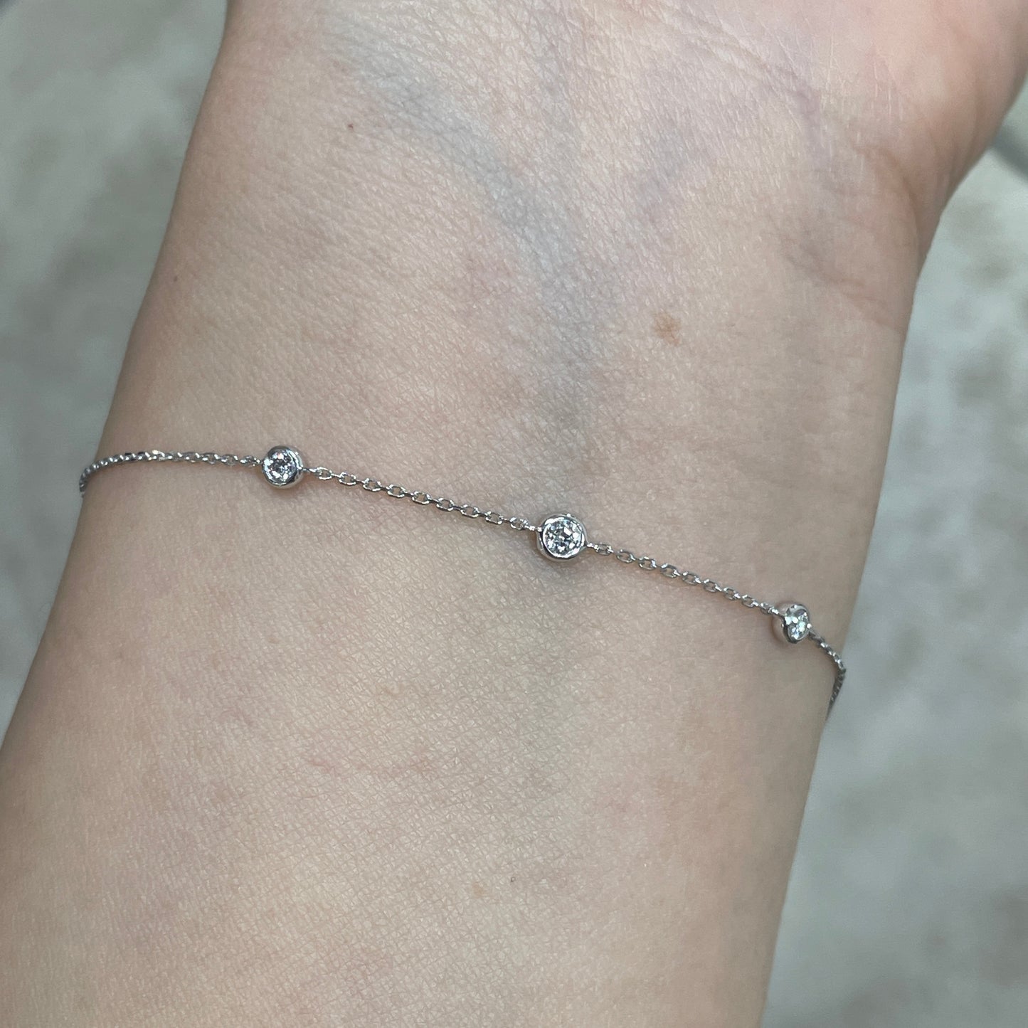 Lab diamond Round 0.08ct three bean bezel bracelet