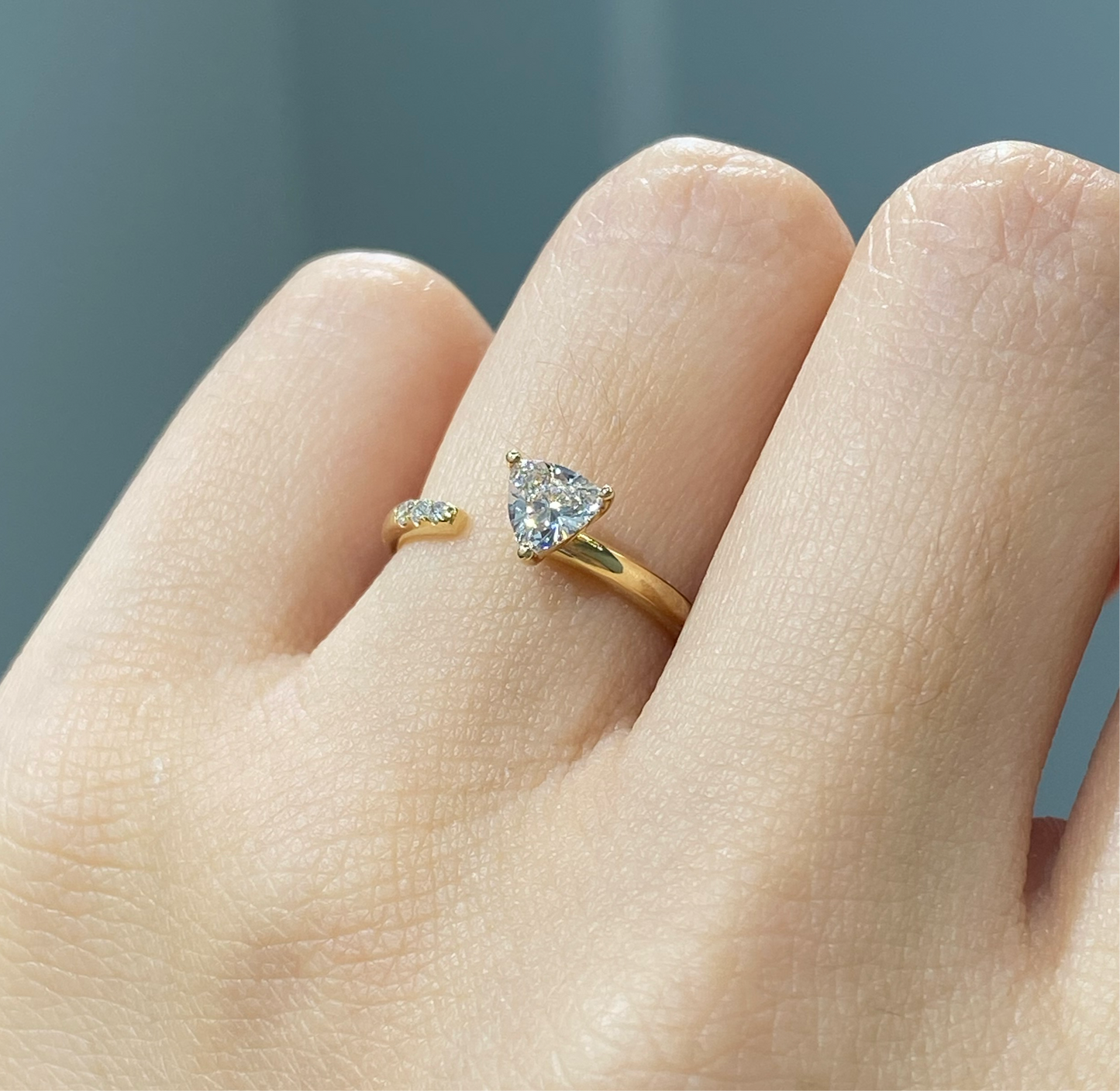 Lab Diamond Trilliant cut 0.4ct open ring