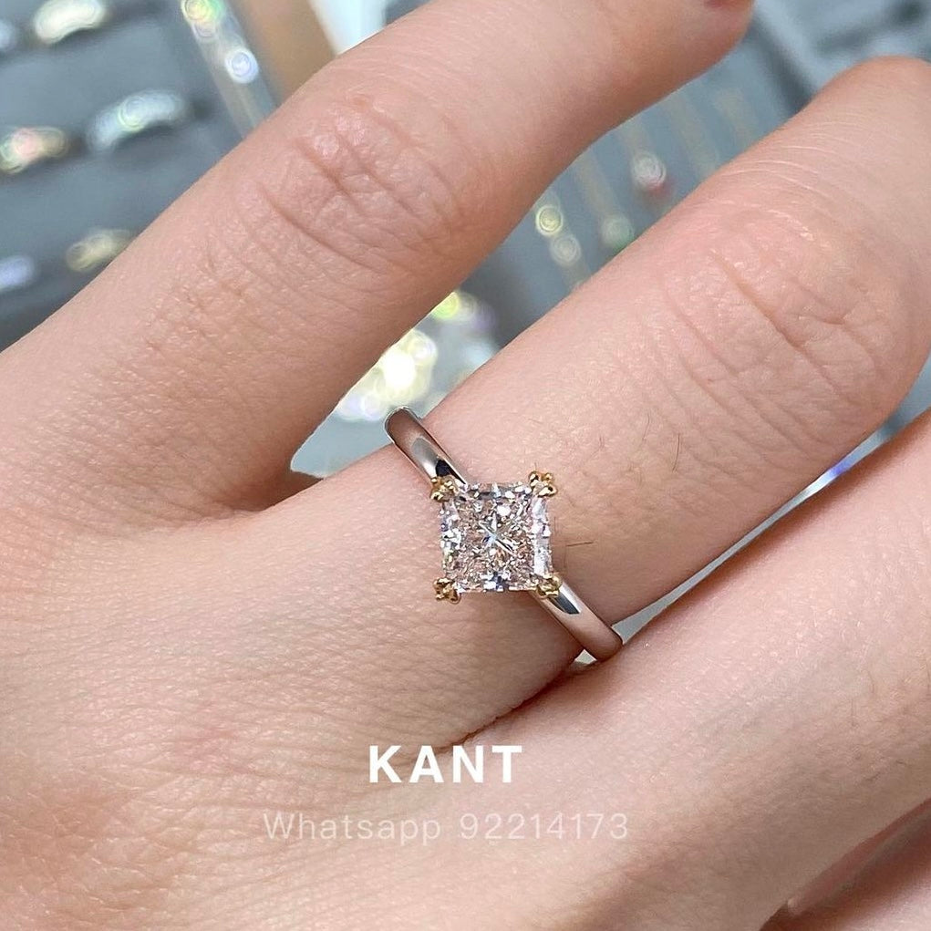 IGI Lab diamond Princess cut 0.9ct kite set two tone setting ring