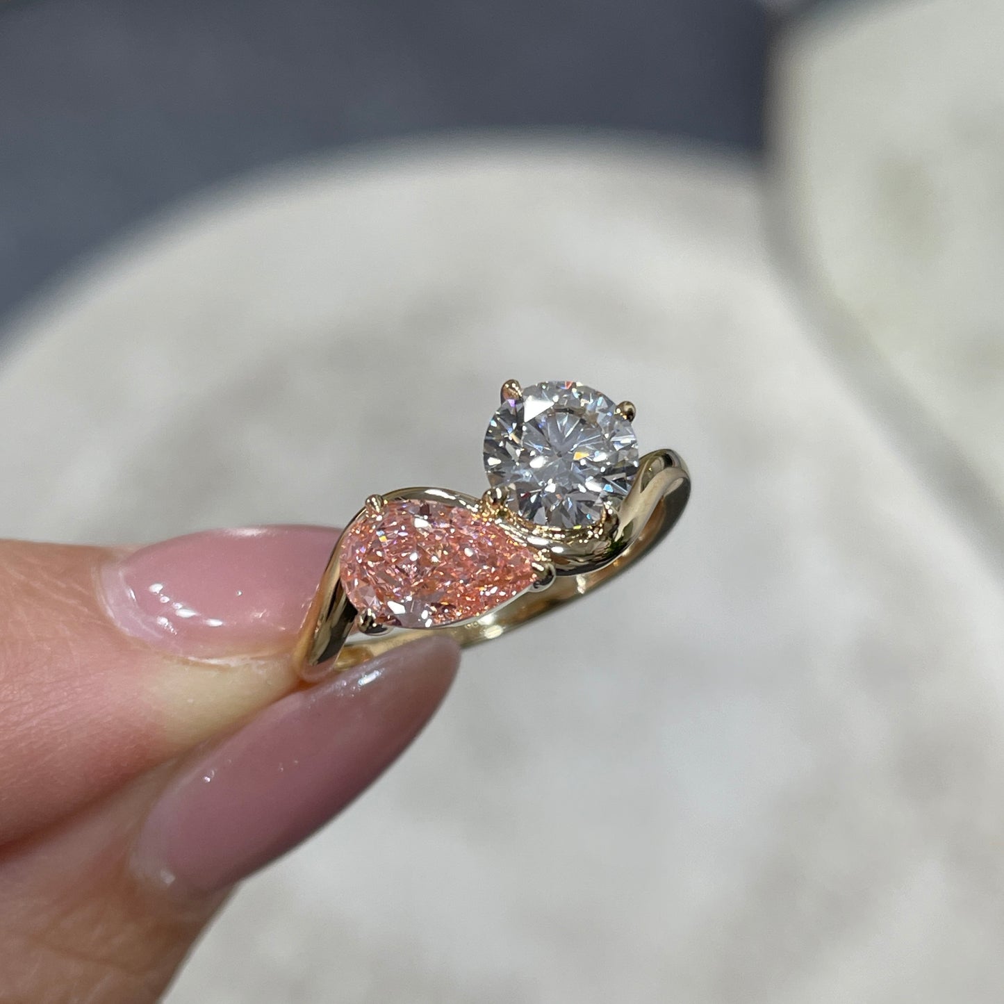 IGI lab pink diamond Pear 1ct with lab diamond round 1ct toi et moi wavy ring