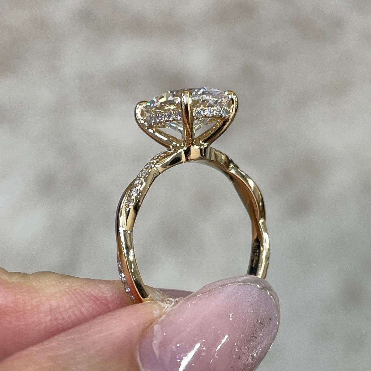 IGI Lab diamond Oval shape 2.5ct four-prong underhalo pave twisted band ring
