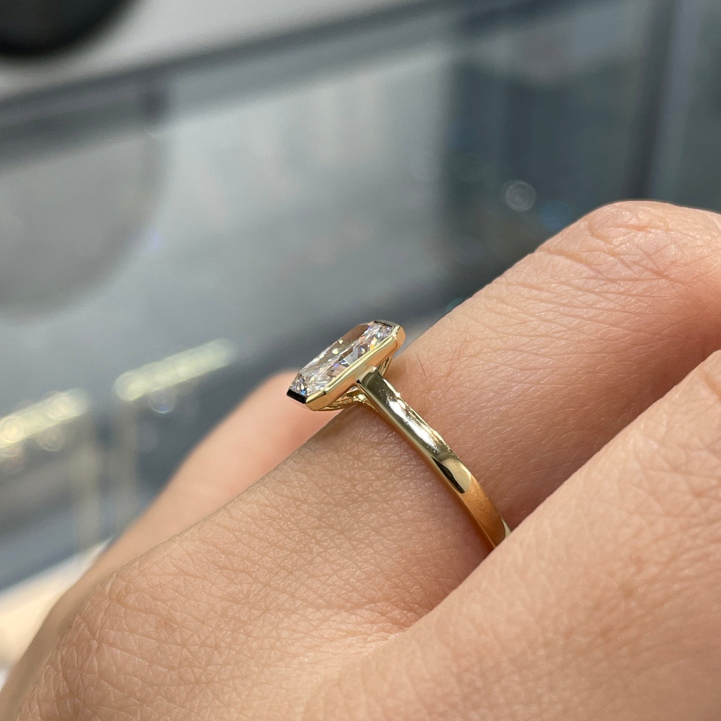 IGI Lab diamond Radiant cut 1.5ct bezel ring