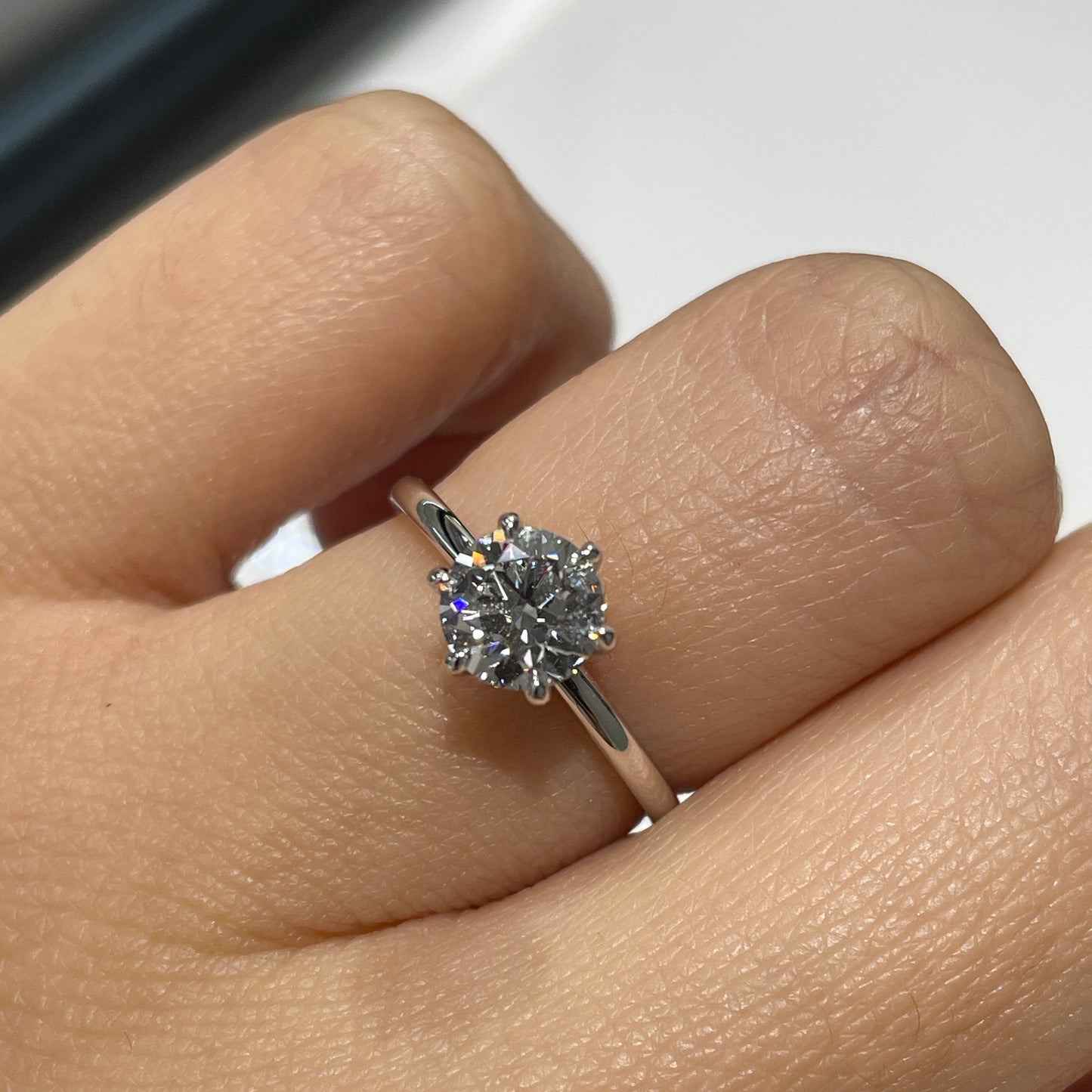 Lab diamond round 0.9ct six-prong under halo ring