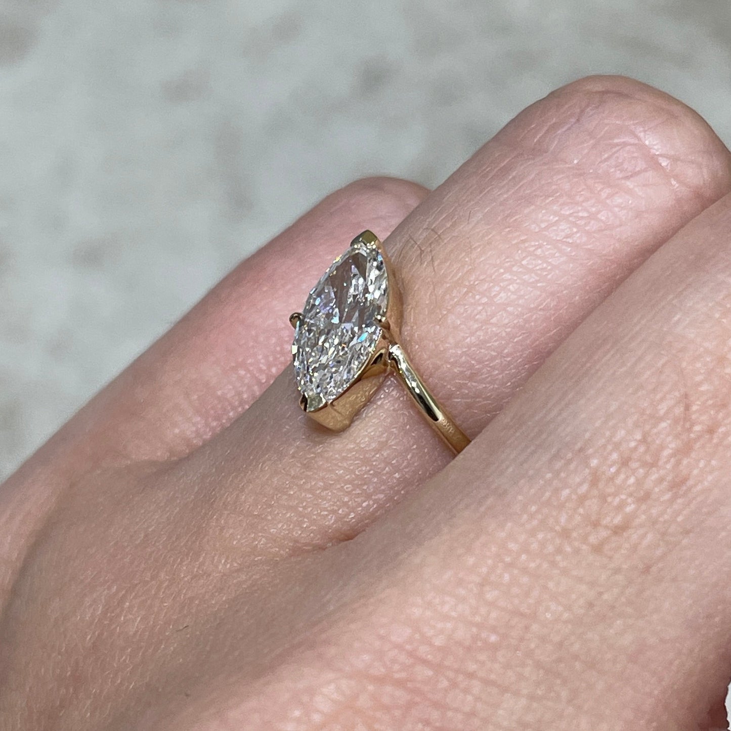 9k IGI lab diamond marqusie shape 1.5ct Twist band ring