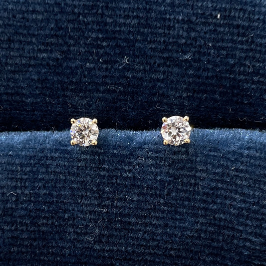 Lab diamond Round 0.3ct four-prong stud earrings -pair