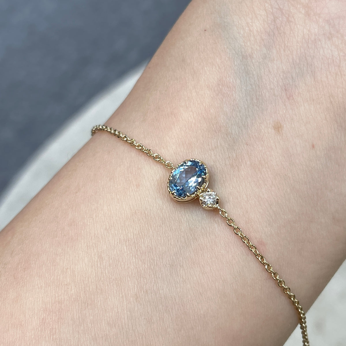 9k Lab sapphire Santa maria aquamarine oval 0.9ct with lab diamond round 0.1ct thick chain bracelet