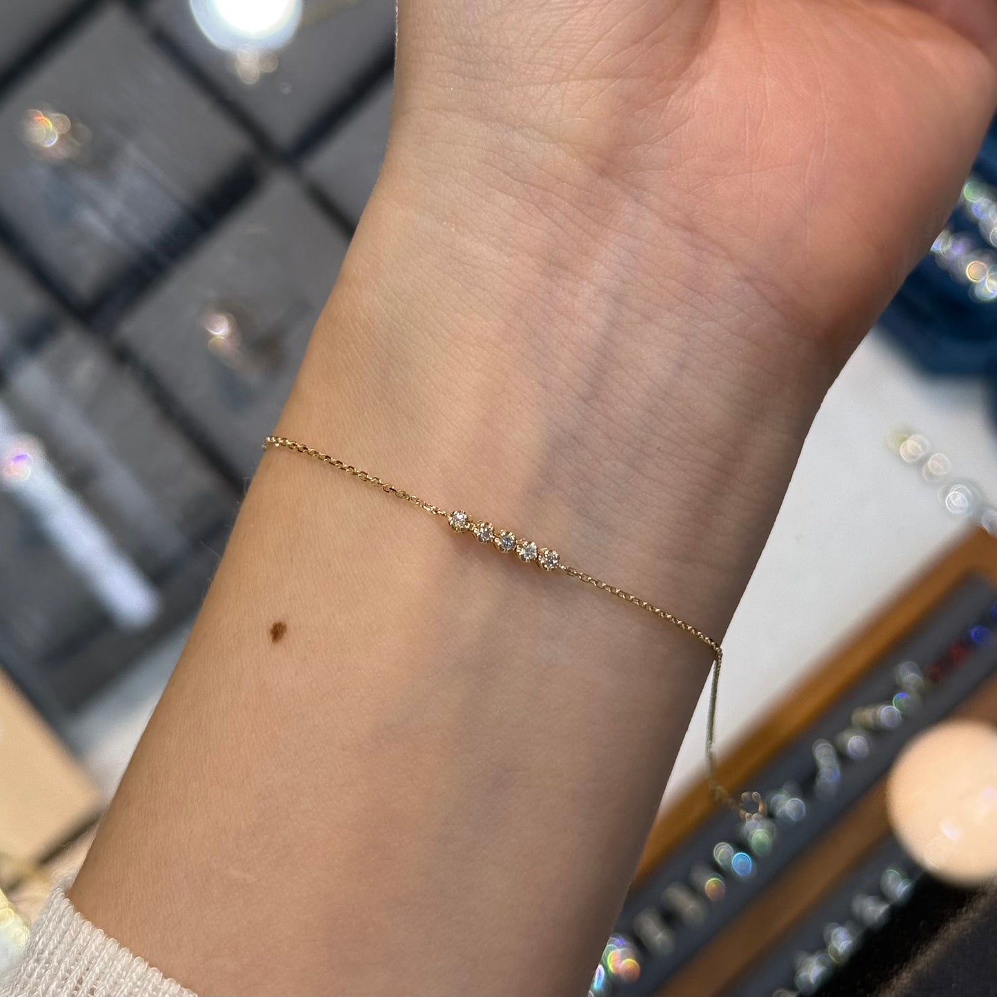 Natural diamond round  0.075ct five beans bracelet