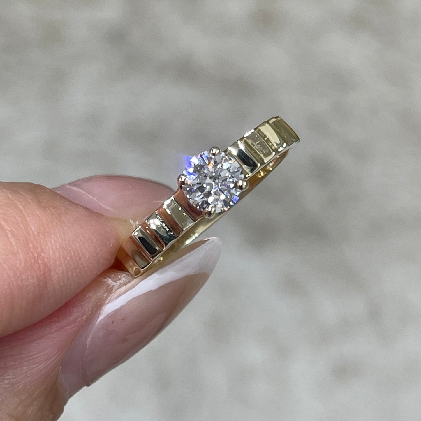 9k Lab diamond Round 0.5ct ladder ring