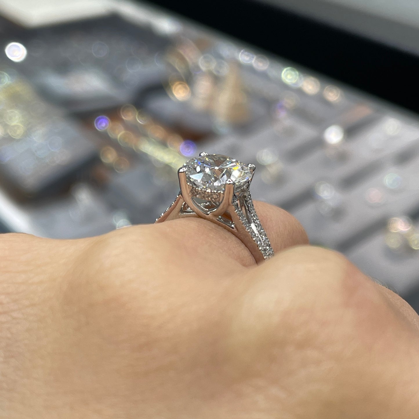 IGI Lab diamond round 2.5ct split shank pave ring