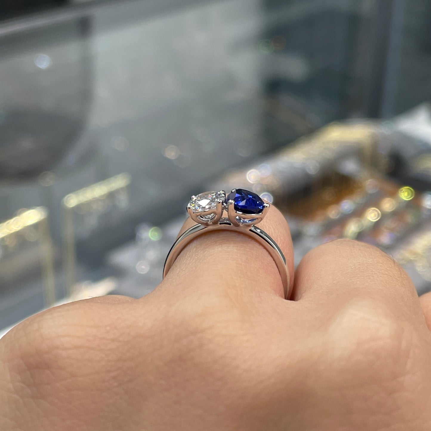IGI Lab diamond Oval shape 0.9ct with lab sapphire royal blue color Pear Shape 1.4ct toi et moi ring