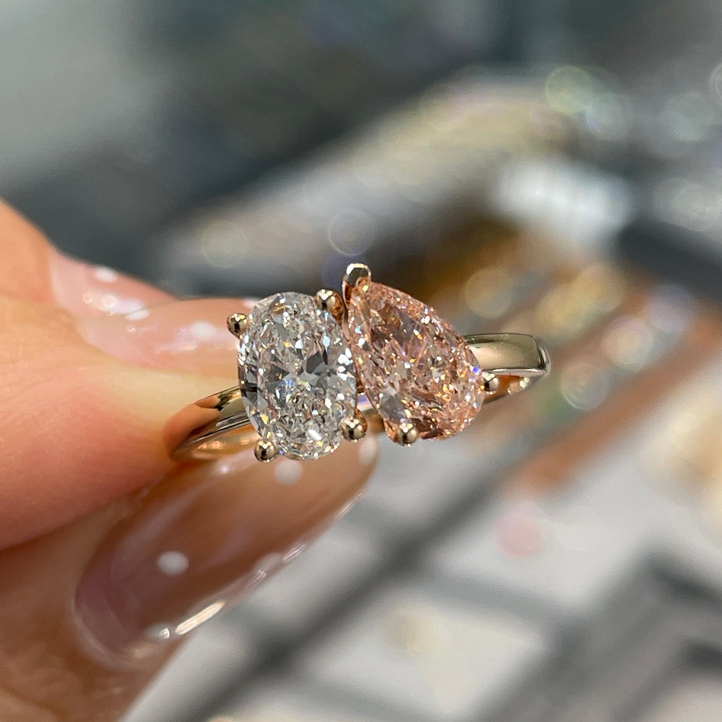 IGI pink diamond pear 0.7ct with lab diamond oval 0.7ct toi et moi ring
