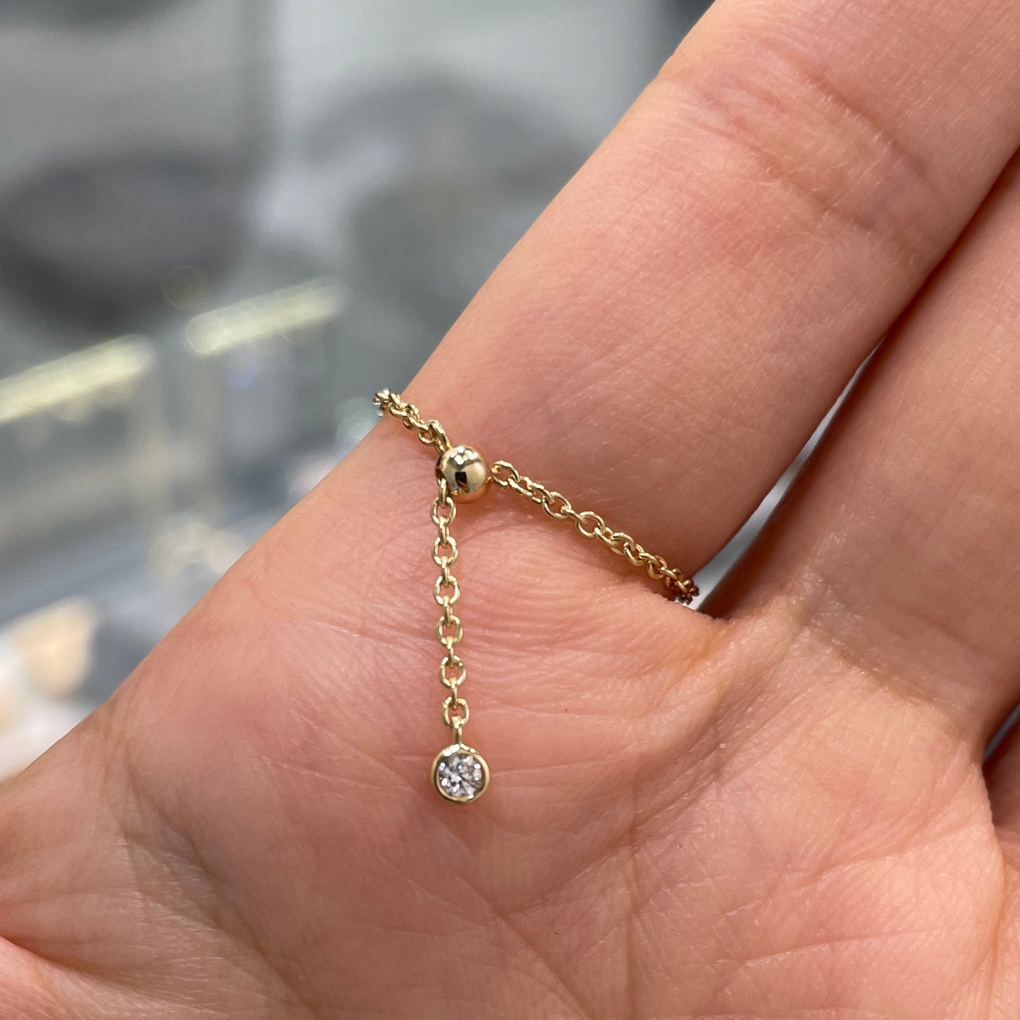 Lab diamond emerald cut with little diamond 0.5ct bezel chain ring