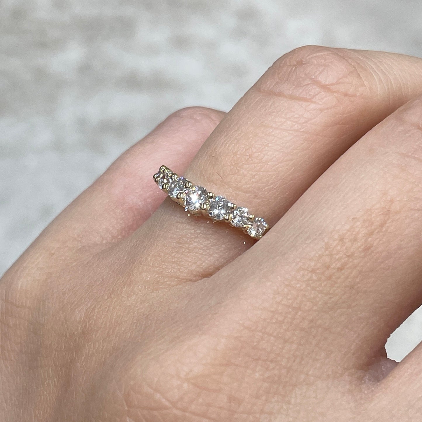 9k Lab diamond round 0.7ct wavy half eternity ring