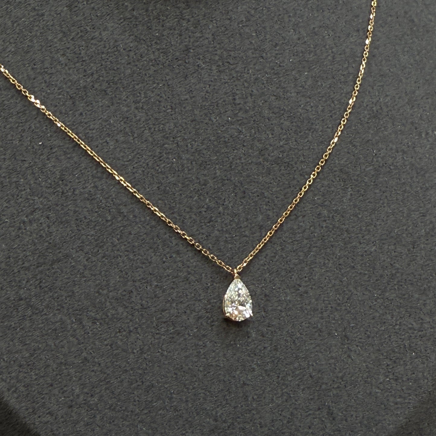 IGI Lab diamond pear shape 0.5ct three-prong necklace