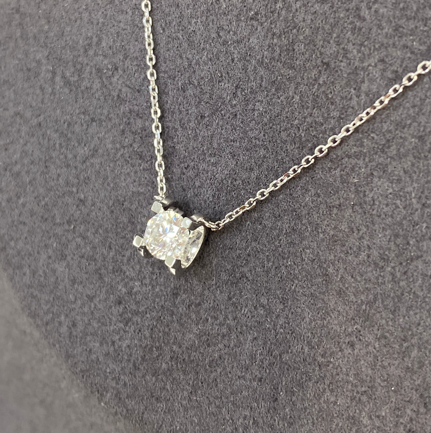 IGI lab diamond round 0.7ct classic C necklace