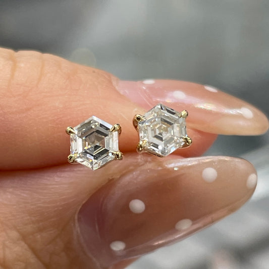 Lab diamond Hexagon cut 0.6ct stud earrings-pair