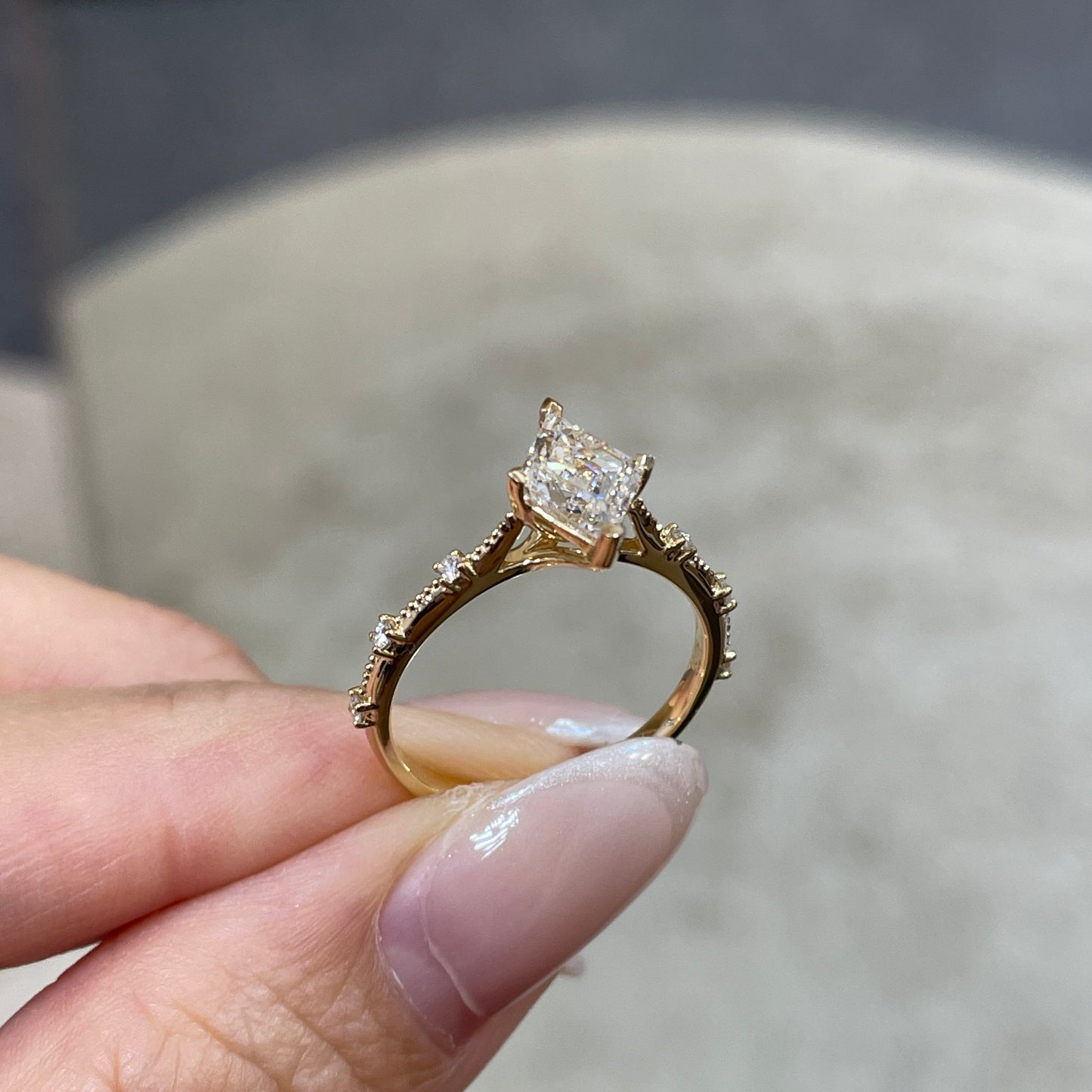 IGI Lab diamond kite cut 1ct four-prong milgrain side stone band ring