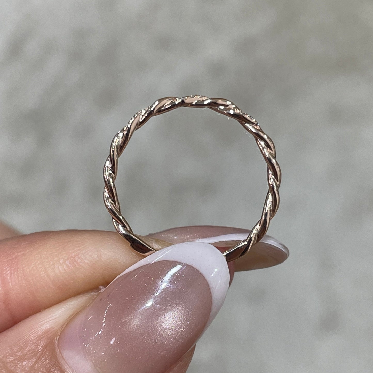 9k Lab diamond round 0.05ct twist pave band ring