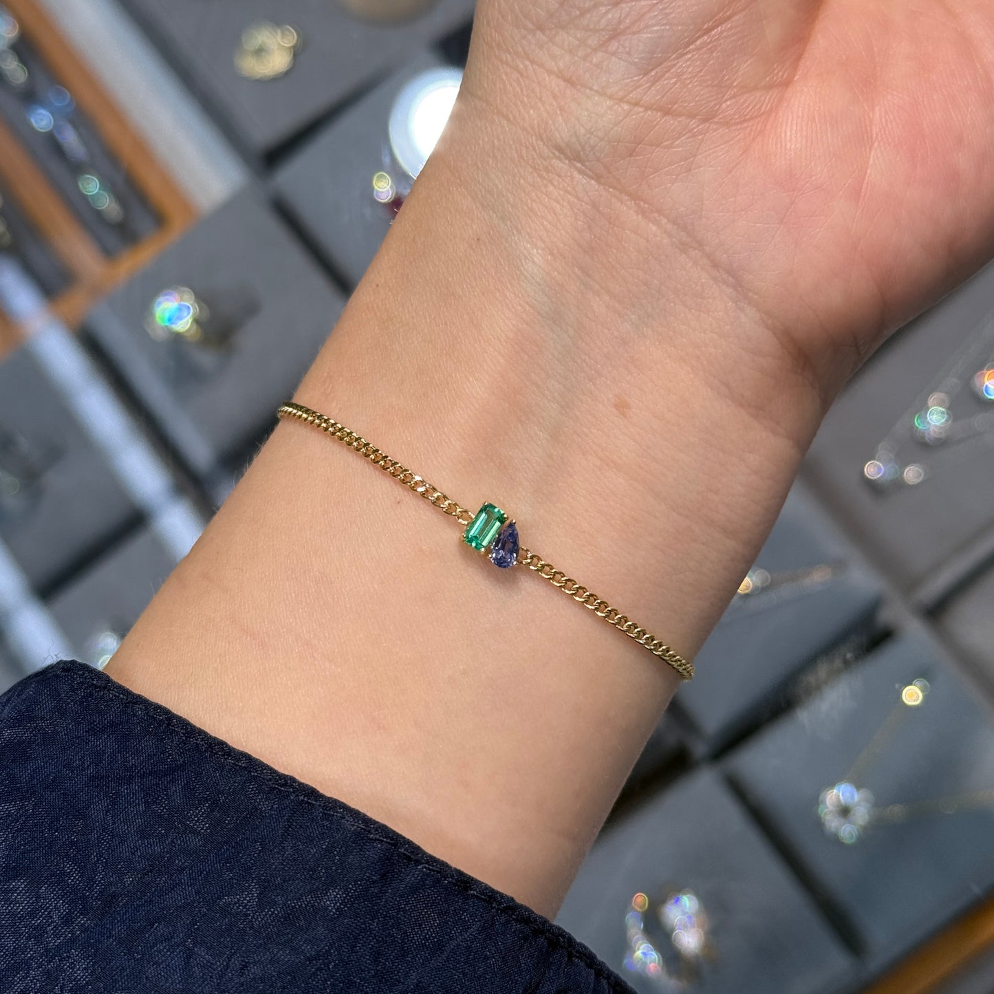 Lab Emerald emerald cut 0.3ct & Lab sapphire pear shape 0.25ct toi et moi 1.8mm Cuban bracelet￼