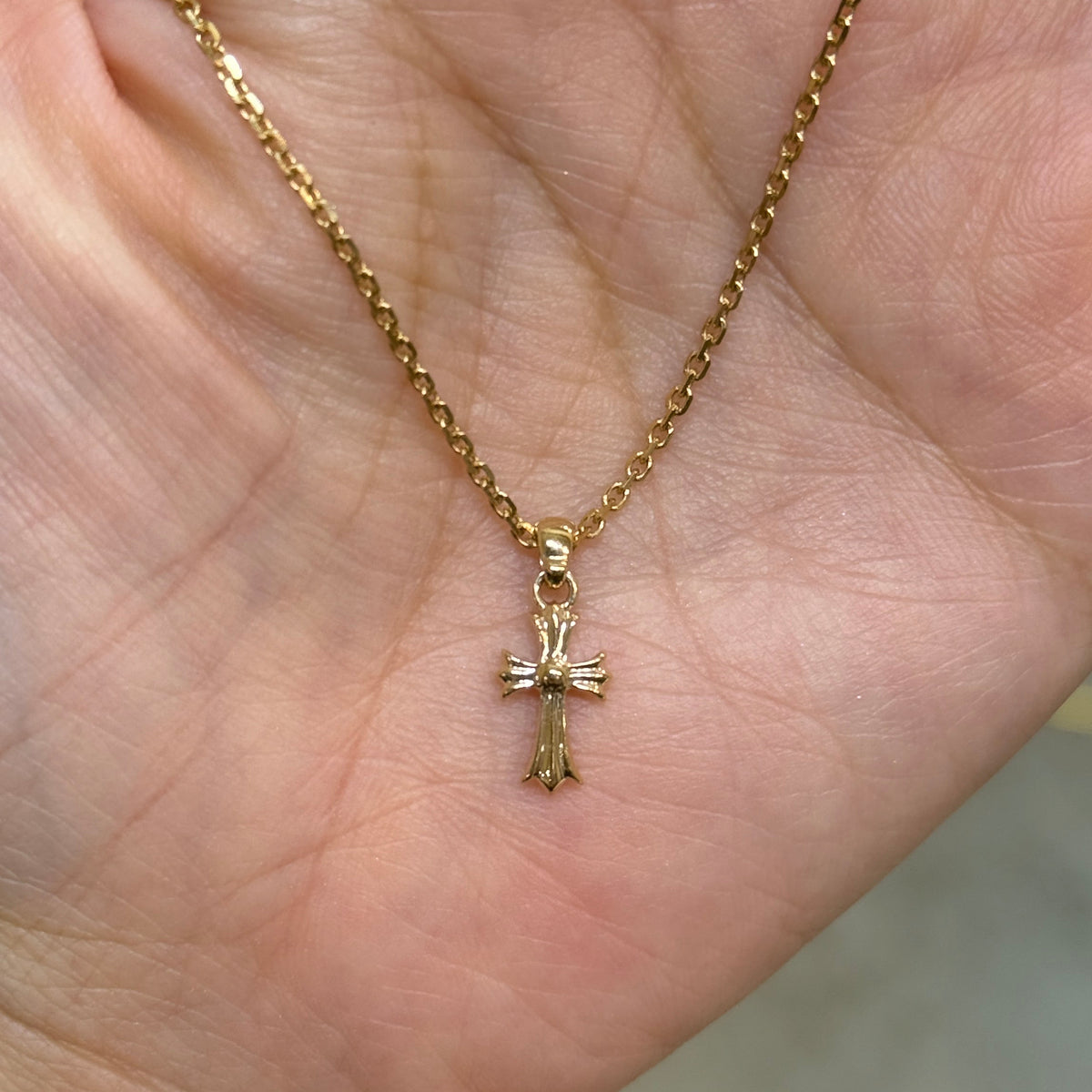 9k Lab diamond round cross pave opeb clip pendant