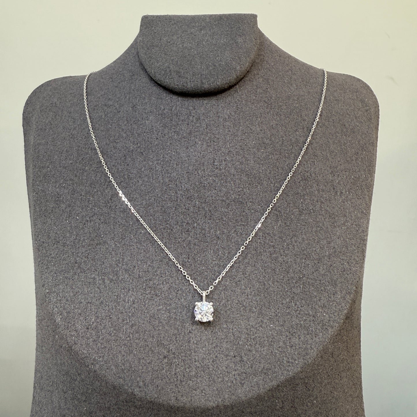 Lab diamond round 0.5ct four-prong pendant