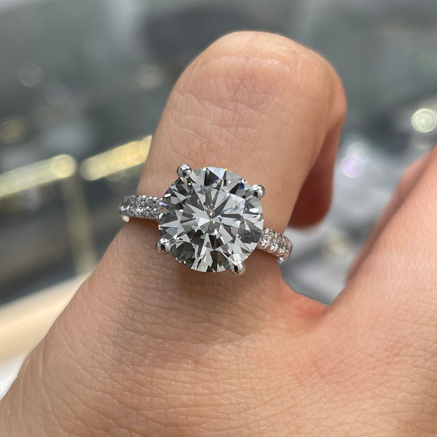 IGI Lab diamond round 3ct four-prong pave ring