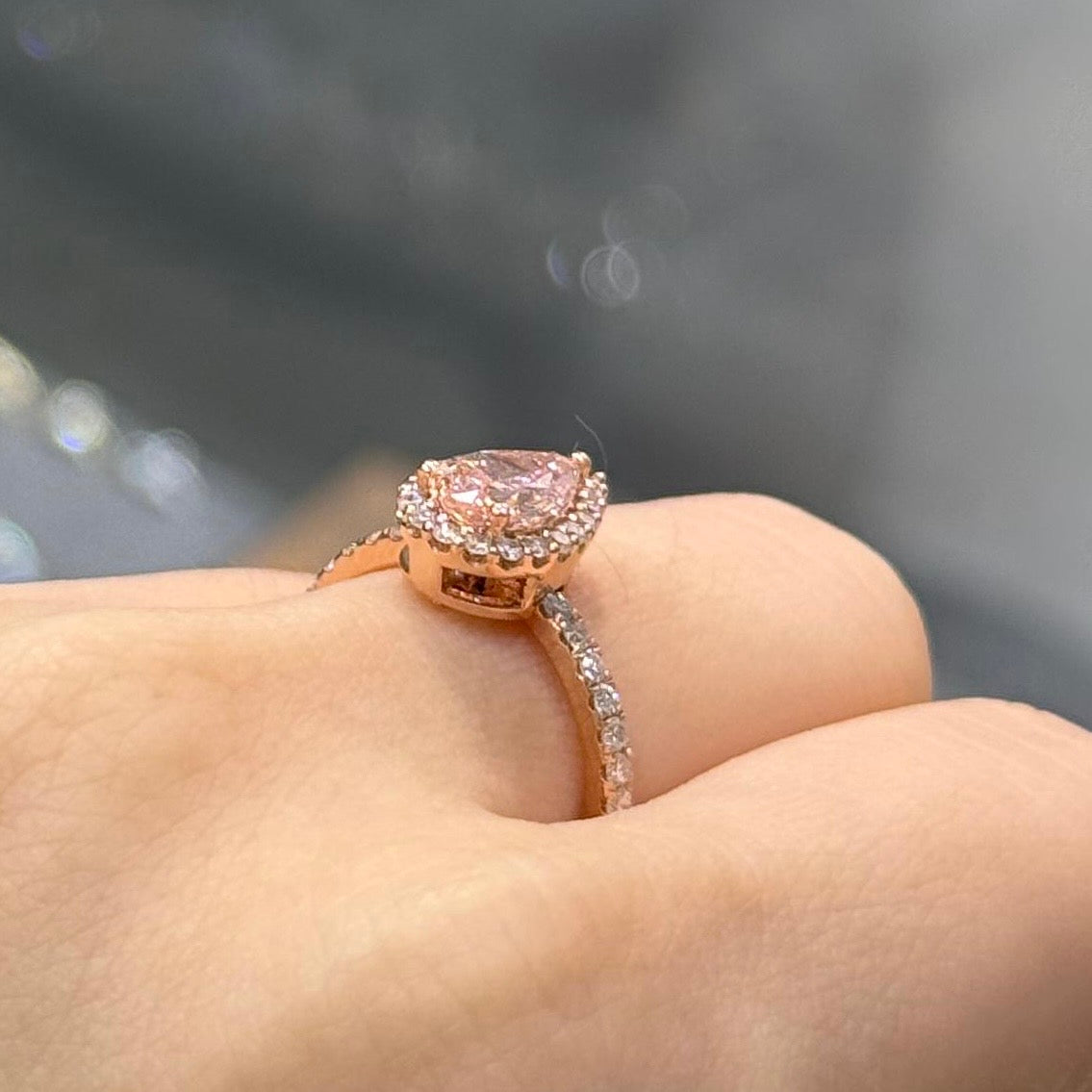 IGI Lab pink diamond Pear shape 0.9ct two way halo pave ring