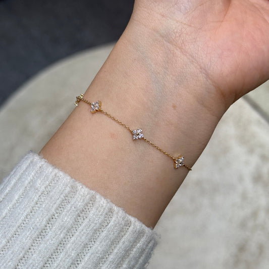 Lab diamond round 0.6ct five flower bracelet