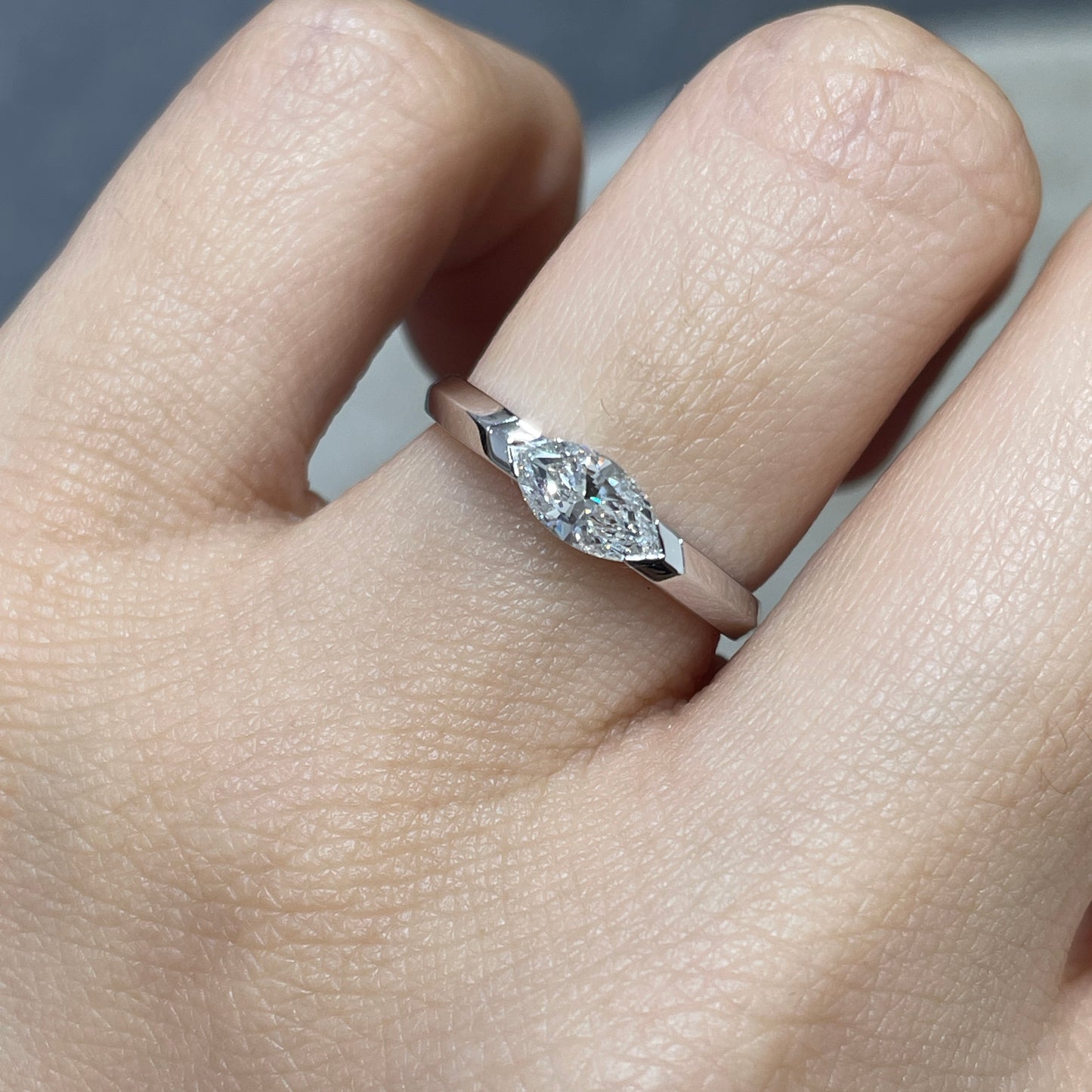 9K Lab diamond marquise 0.5ct east west horizontal ring