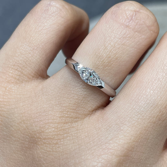 9K Lab diamond marquise 0.5ct east west horizontal ring