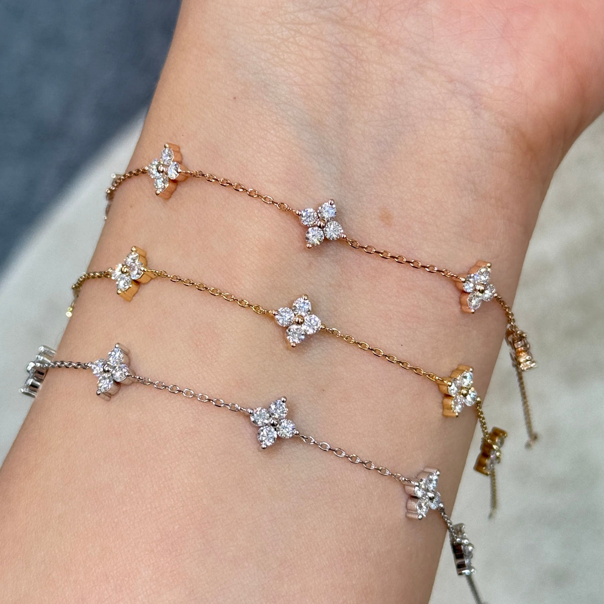 Lab diamond round 1ct five flower bracelet