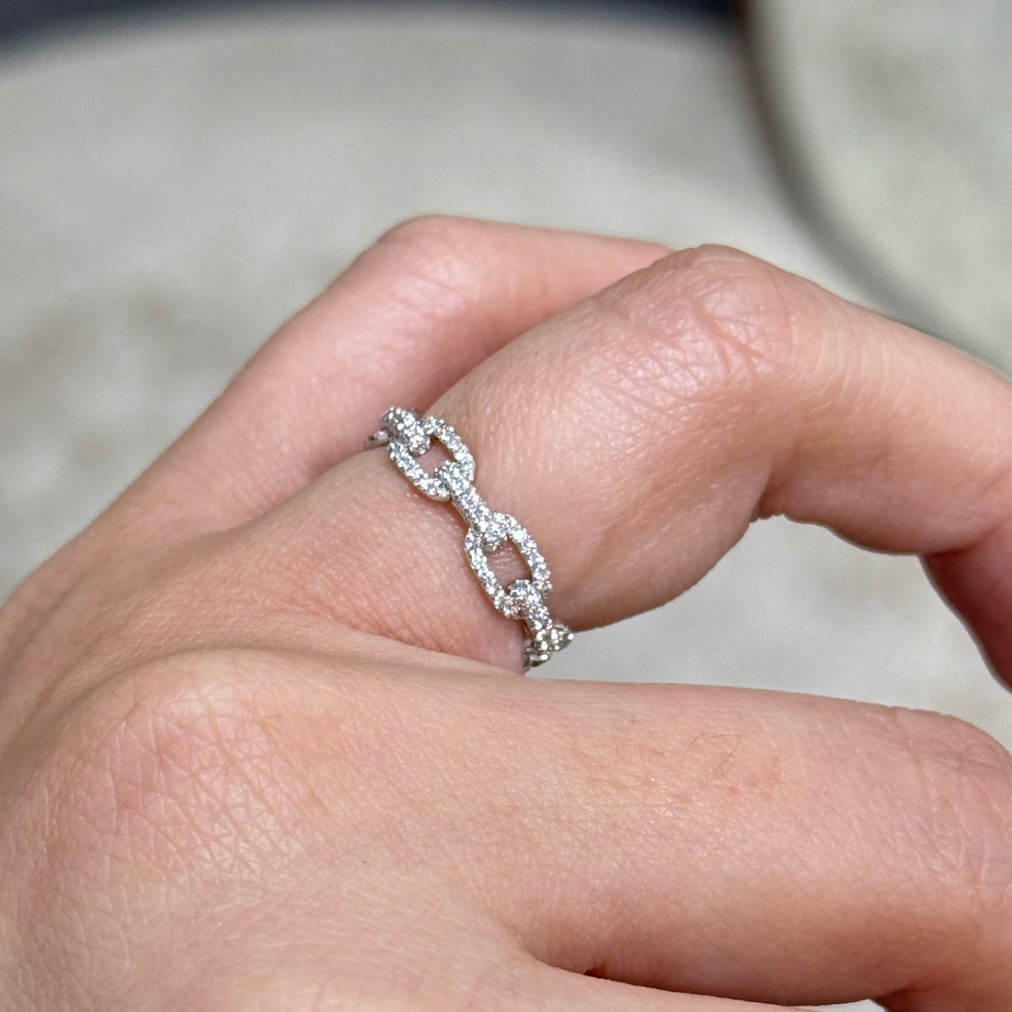 9k Lab diamond round 0.3ct chain link ring