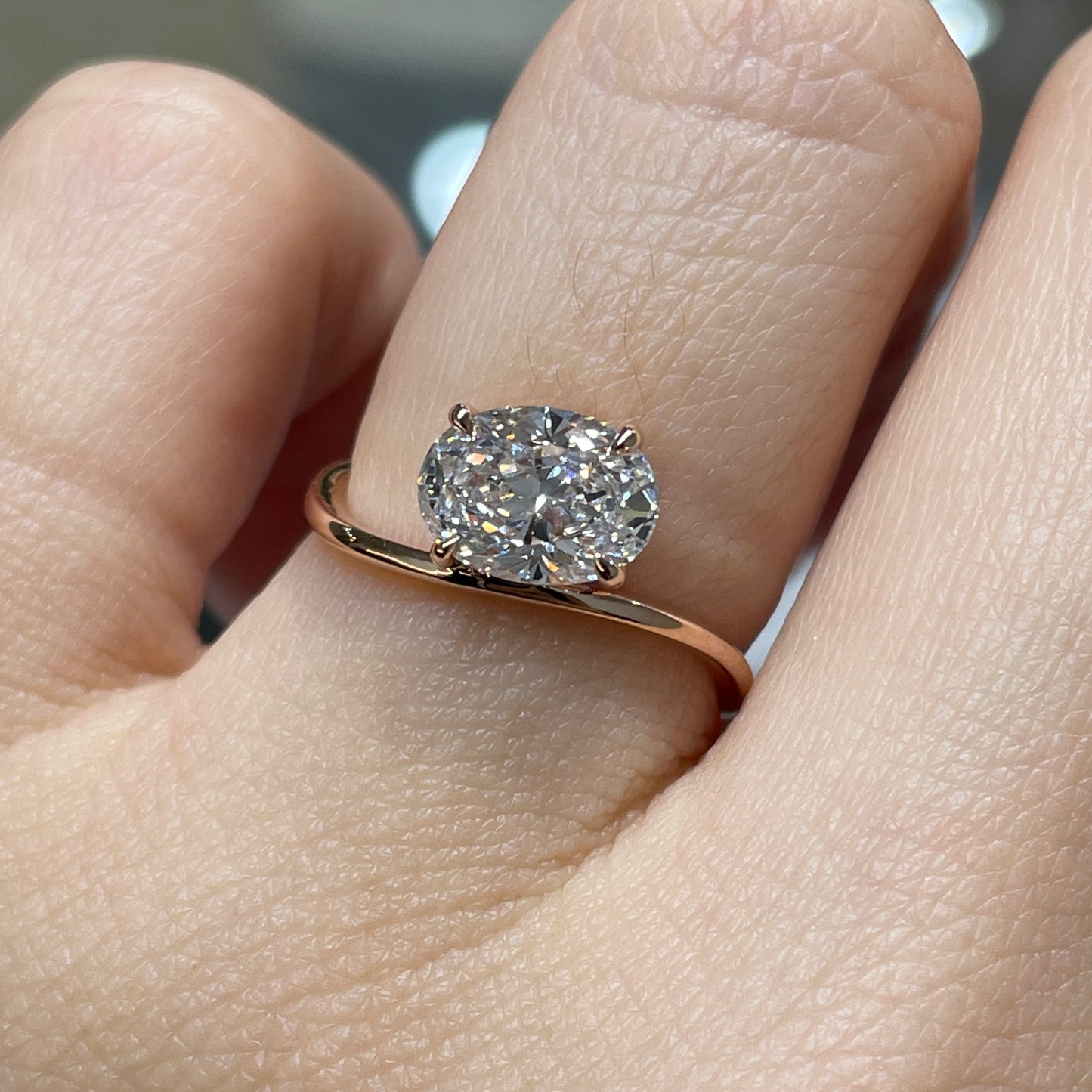 IGI lab diamond Oval 1.5ct four-prong wavy ring