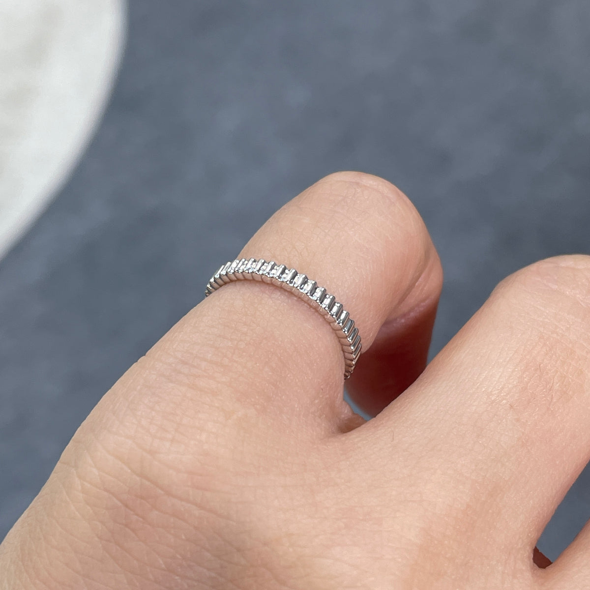 9K vertical line band pinky ring