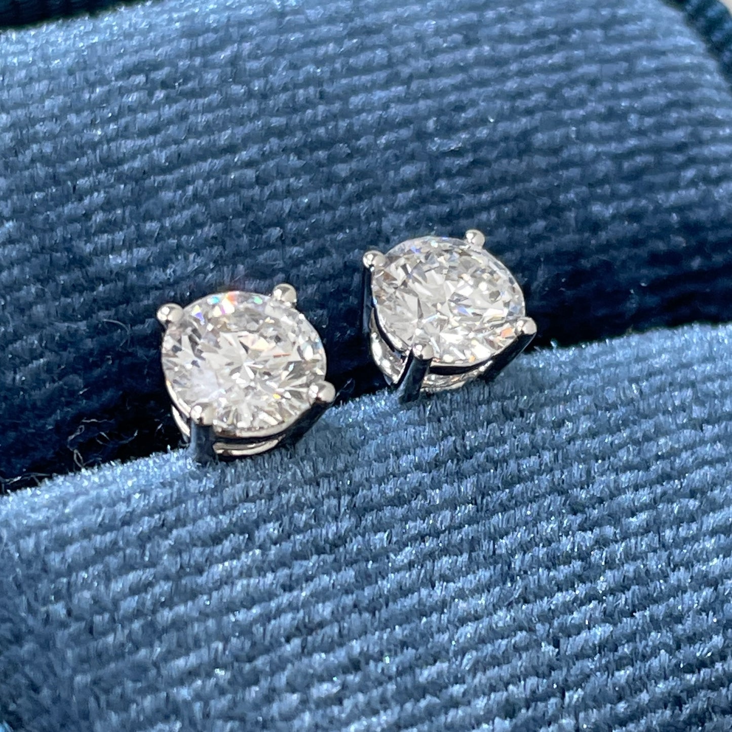 IGI lab diamond round 1.4ct four-prong stud earrings-pair