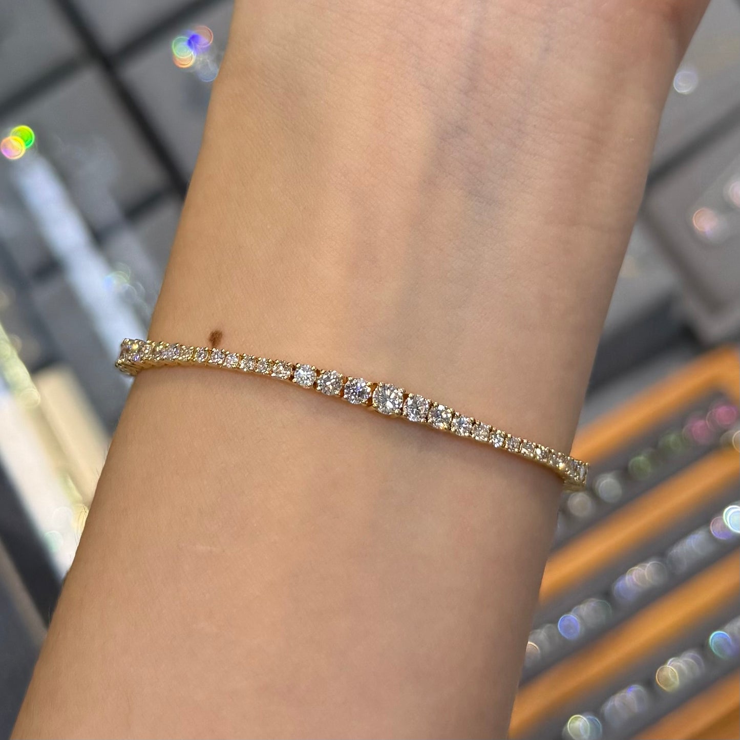 Lab diamond round 2.8ct four-prong wavy tennis bracelet
