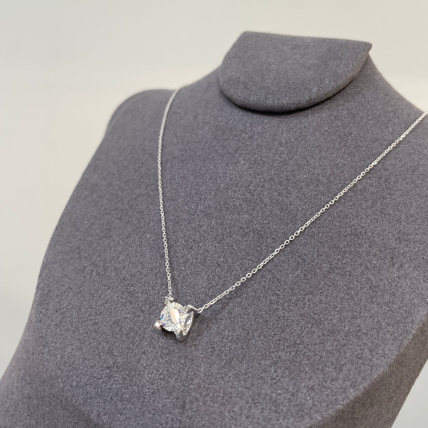Lab diamond round 1ct classic C necklace