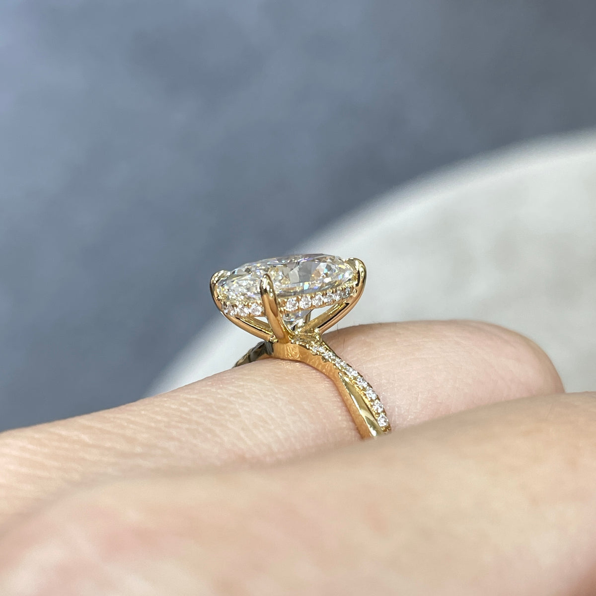 IGI Lab diamond Oval shape 3ct four-prong underhalo pave twisted band ring