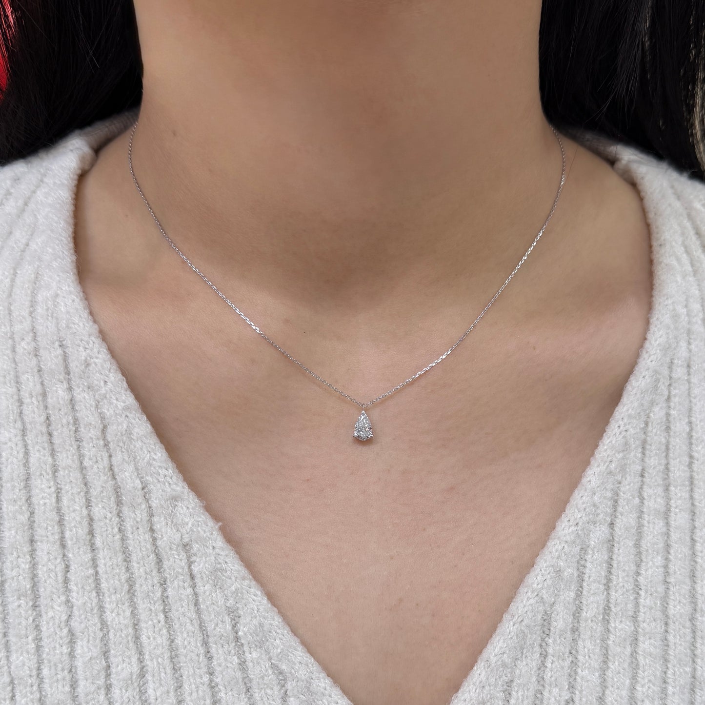 Lab diamond pear shape 0.5ct three-prong necklace