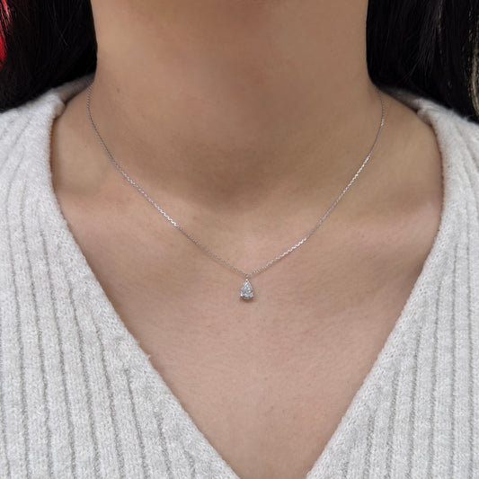 Lab diamond pear shape 0.5ct three-prong necklace